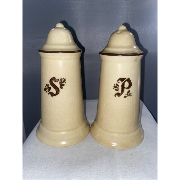 VTG - PFALTZGRAFF VILLAGE - Salt & Pepper Shakers w/ 1 Plug- 6 Inches Tall - Picture 1 of 6